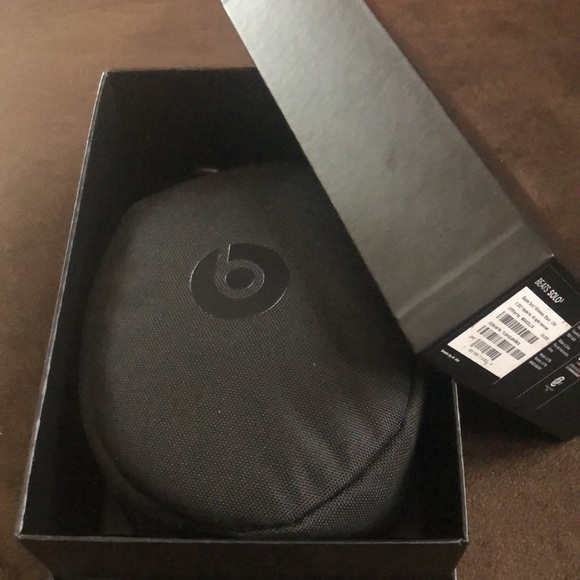 Headphones - Picture 6 of 6